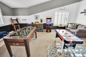 Sports Themed--Automated King Bed--Family Friendly--5 miles to Strip